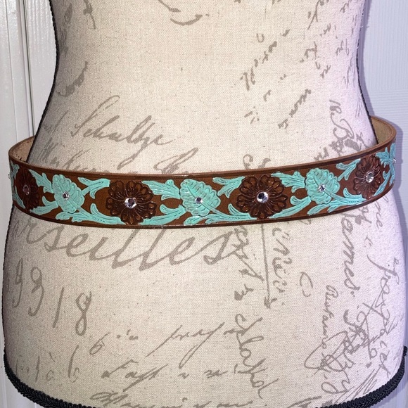 Vintage NWOT Red Spur Western Rodeo Cowgirl Bling Floral Tooled Leather Belt 34 main image 5